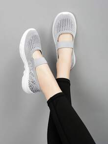 Women's Slip-On Breathable Knit Sneakers - Lightweight Breathable Casual Shoes, Solid Color Design, Fashionable And Versatile Sports Shoes