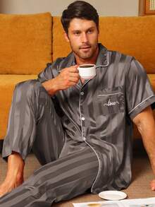 男士两件套睡衣，时尚条纹提花面料，短袖上衣和长裤，休闲睡衣，字母刺绣睡衣套装，春夏款 - 灰色 - 查看 4