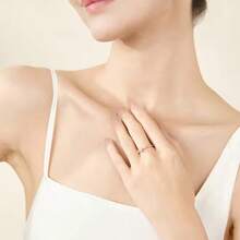 1pc Fashion 3-Stone Moissanite Women's Engagement Ring, Main Stone 0.3ct D Color VVS1 Clarity Moissanite, Elegant S925 Sterling Silver, Perfect Anniversary & Valentine's Day Gift For Her, Suitable For Daily Wear And Formal Occasions, Comes With Certificate - 香檳色 - 查看 5