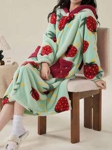 1件草莓图案连帽休闲睡袍，长袖保暖加厚纽扣家居浴袍，带口袋，女士睡衣家居服，秋冬季，蓬松舒适