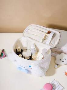 Sanrio 3D Plush Cosmetic Bag, Adorable Characters Design, Hello Kitty, My Melody, Kuromi & Cinnamoroll Designs, Extra Large Capacity & Wide Opening for Easy Packing, Soft Premium Quality Fabric with Double Zipper Closure, Perfect for Travel, Daily Use & As a G for 反對音