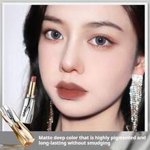 NOVO Lápiz labial con acabado satinado, a prueba de agua, sudor y transferencia que no mancha las tazas. Proporciona un color rico, ilumina el cutis sin sentirse pesado. Adecuado para uso diario, fiestas, ir al trabajo, estudiantes y looks sin maquillaje.