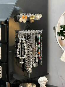 3件套优雅透明壁挂式首饰展示架，多功能项链手链收纳架，时尚首饰收纳架，可放置耳环和钥匙，是梳妆台、镜柜的理想之选，也是返校必备、秋季装饰、圣诞礼物、感恩节家居收纳、新年派对准备、情人节女士专属收纳方案的完美之选，用别致的首饰收纳架和季节性风格提升您的空间格调。 - 彩色 - 查看 5