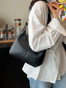 1 chiếc túi đeo chéo mini đa năng, thiết kế tối giản, chất liệu PU mềm mại, màu trơn, dùng cho nữ, có thể cầm tay hoặc dưới cánh tay. - màu đen - Xem 4