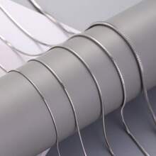 1pc Minimalist Elegant Silver Snake Bone Chain Necklace, Unisex Titanium Steel Delicate Choker Necklace, Versatile Simple Chain Halloween Accessories Teachers Day