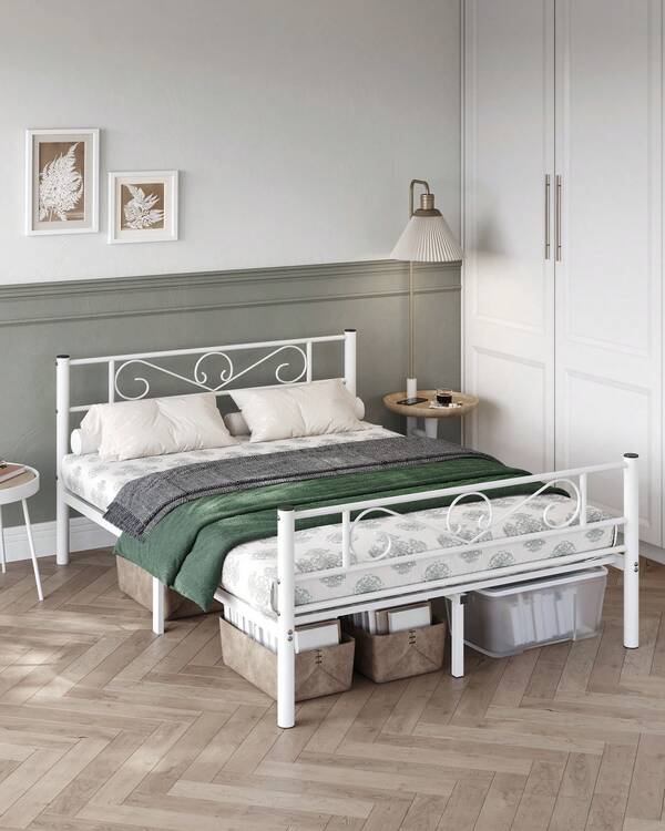 VASAGLE Cadre de Lit 140 x 190 avec Sommier Métal, Lit 2 Personnes, en Métal, Montage Facile, pour Petits Espaces, Chambre d'Amis, Chambre Ado, Blanc