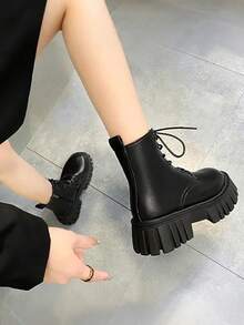 Botas cortas de estilo británico para mujer, Botas de Agujetas para Mujer, Botas Militares de Combate con Cordones para Mujer, Botas de Combate Minimalistas: Con Cremallera Lateral, Hebilla y Cordones Frontales – Ideales para Combinar con Ropa de Otoño - Negro - Ver 6