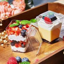 10/20/25/50/100个装 150毫升方形甜点杯，带盖 - 透明派对杯，适合户外使用，可用于盛装酸奶芭菲、冰淇淋、芝士蛋糕和迷你甜点 - 生日、婚礼、节日（圣诞节、开斋节）和庆典甜点托盘 | 节日甜点展示 - 透明 - 查看 6
