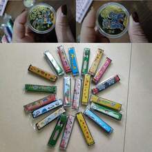 1件雙排16孔口琴聖誕禮物，其他節日禮物 - 鐵製口琴隨機顏色，初學者、學生練習樂器玩具迷你口琴，隨機顏色與款式出貨。這是鐵製口琴，刮痕屬正常現象。產品上有薄膜，請將其撕掉。搭配星座紀念幣，SKU圖片中的口琴為隨機款。 - 隨機顏色 - 查看 16