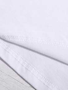 Camiseta oversize de cuello redondo y corte holgado para el día a día, con un estampado gráfico informal. Diseñada para mujer, con un corte amplio. - Blanco - Ver 5