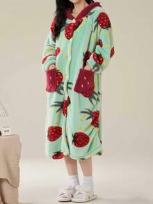 1件草莓图案连帽休闲睡袍，长袖保暖加厚纽扣家居浴袍，带口袋，女士睡衣家居服，秋冬季，蓬松舒适