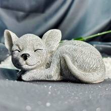 1 Peça, Estátua Adorável de Cachorro Chihuahua - Escultura de Resina Rústica para Decoração de Jardim, Gramado e Pátio | Presente Perfeito de Lembrança de Animal de Estimação para o Dia dos Pais, Natal, Ação de Graças, Páscoa | Sem Necessidade de Baterias | Pose de Sono Realista com Textura de Pelo Detalhada