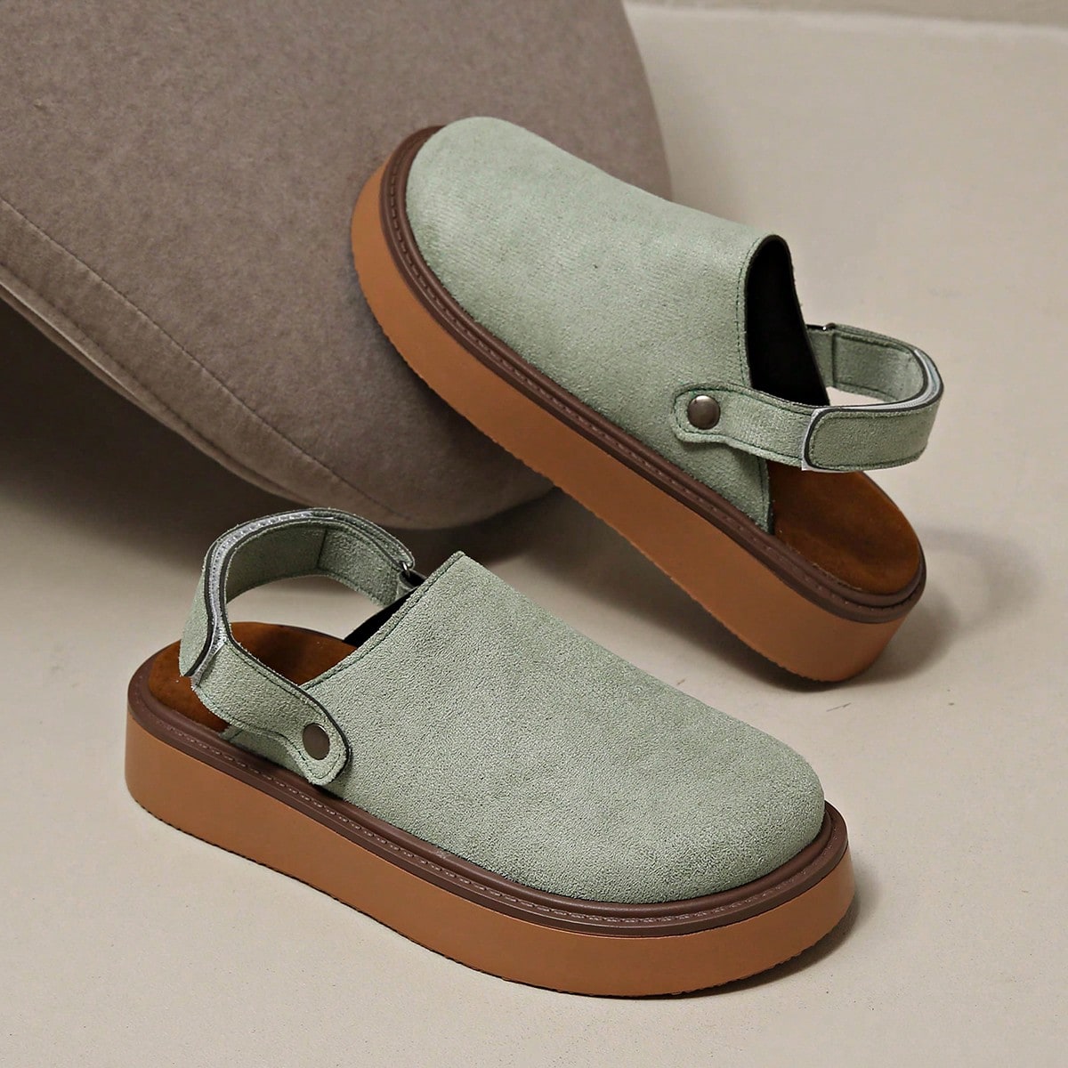 Mulas de moda casuales cómodas con punta redonda y suela gruesa para mujer, nuevas para primavera