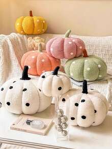 南瓜抱枕，南瓜装饰，南瓜毛绒抱枕，可爱柔软的南瓜造型抱枕，高品质趣味南瓜抱枕，适合秋收、节日装饰、可爱圣诞儿童礼物、家居装饰、圣诞装饰、房间装饰、圣诞家居装饰