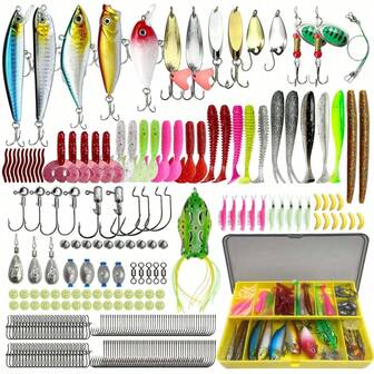 鱼饵套装 83/133 件软硬饵金属铅头钩勺形渔具多层适用于鲈鱼梭子鱼摇摆饵钓具配件