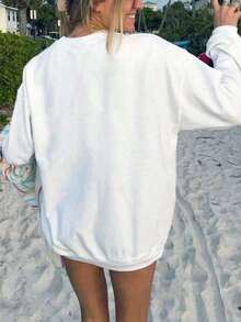 女士定制刺绣运动衫 - 添加您的文字，选择文字的字体和颜色，定制刺绣运动衫，设计一件特别的、独特的秋季运动衫，设计您自己的个性化刺绣运动衫作为送给女朋友的礼物，情侣约会衬衫等，适用于周年纪念日、生日、节假日等。定制运动衫、女式上衣、定制刺绣运动衫、女式运动衫、上衣 - 白色 - 查看 4