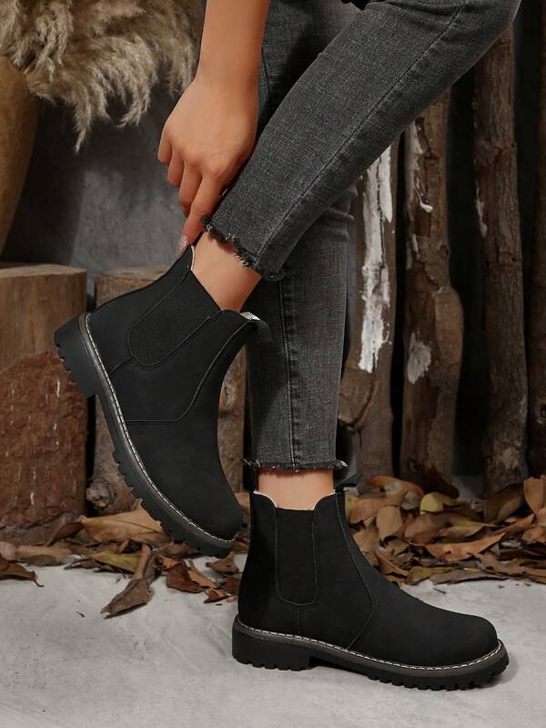 2025 Autunno/Inverno Nuovi Stivali Chelsea unisex retrò a contrasto di colore per coppie, con suola spessa antiscivolo e resistente, stivali corti caldi per uomo e donna