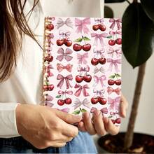 DANPERJI 1本可爱樱桃结笔记本 - 迷人红色，大学标准行距，尺寸5.5英寸×8.3英寸，适合工作、学习、送给女性的礼物，A5尺寸 - 紅色 粉紅色 - 查看 3