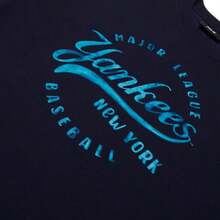 MLB Unisex Sommer Kursiv Oversized Passform T-Shirts, bequeme lässige leichte Sportbekleidung Oberteile, Kurzarm T-Shirt