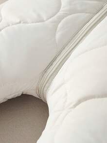 女婴连体衣，加厚保暖连帽连体衣，适合秋冬季穿着