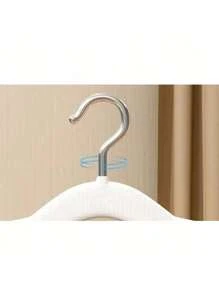 GANCHO DE CUELLO ANTIDESLIZANTE CON DISEÑO. -Diseñado para colgar ropa, evitando que se deslice gracias a su recubrimiento antideslizante. Material: Plástico resistente con recubrimiento de goma o silicona en las áreas en contacto con la ropa. Diseño: Presentan un diseño ergonómico que se adapta a la forma de la ropa, evitando deformaciones. Ventajas: Ahoran espacio en el armario, mantienen la ropa organizada y evitan arrugas. - Naranja - Ver 5