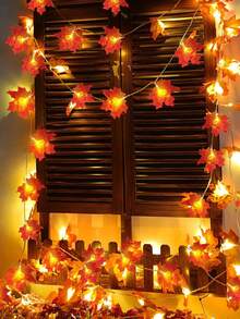 1 件枫叶 LED 灯串 - 温暖的秋日氛围装饰，适合感恩节、万圣节、情人节和家居装饰。电池供电的 PVC 灯串营造节日氛围，可用作感恩节装饰、万圣节彩灯、圣诞节装饰和秋季花环。用我们的感恩节枫叶灯串来庆祝秋天的美丽。这些灯饰采用逼真的秋叶图案，为您的感恩节装饰增添温暖和节日气氛，完美营造舒适温馨的氛围。 - 楓葉燈串 - 查看 4