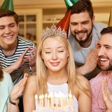 生日皇冠和肩带套装，金色和粉色生日快乐配饰，生日头带公主发饰，生日派对礼物，1/2 件套 - 多色 - 查看 3