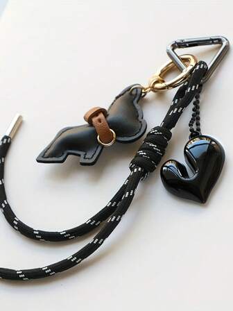 1. Hjärtformad nyckelring med fransk bulldogg, elegant matchande mini-väskeberlock för hund, paraccessoar, retrostil, triangulär fjäderspännedesign, lämplig för bilnycklar, väskdekoration, klädaccessoarer, idealisk present till högtider eller kvinnor, nyckelring, väskberlock, väskkedja, väskhänge, väskdekoration