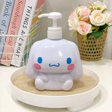 Sanrio Sticlă de duș cu șampon și gel de duș Sanrio cu personaje drăguțe de desene animate Kuromi Melody Hello Kitty/Cinnamon Dog, sticlă de presare pentru gadgeturi de baie, sticlă de loțiune drăguță Kuromi cu desene animate, sticlă de dispensare cu presare în formă de 3D, sticlă de șampon, sticlă de baie, capacitate mare, potrivită pentru depozitare în călătorii