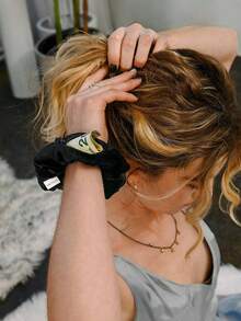 Velvet Hair Ring With Hidden Pocket, Multi-Functional Hair Accessory Pouch, Storage Organizer For Money & Small Items, Zippered Elastic Headband With Secret Compartment For Keys, Cash, Lipstick, Multifunctional Hidden Private Money Concealed Portable Pocket Toiletry Bag Travel Wash Bag Toiletry Travel Bag Makeup Storage Beach Beach Bag Vacation Holiday Essentials School Supplies Travel Essentials Ladies For College Dorm Bathroom