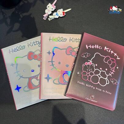 Sanrio 1 szt. pamiętnik Sanrio Hello Kitty z kreskówkową grafiką – ten pogrubiony, kolorowy notatnik z kreskówkowym wzorem i laserowo wykończoną miękką okładką, charakteryzuje się pogrubionymi stronami i uroczym nadrukiem. To idealny prezent dla przyjaciółek, koleżanek i współpracowników. Ten wytrzymały pamiętnik, notatnik i notes dla kobiet sprawdzi się w domu, biurze, w podróży i w firmie. Nadaje się na wiele okazji.