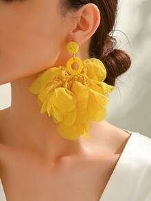 1 Pair Handmade Bohemian Style Yellow Fabric Petal Tassel Earrings, Suitable For Women To Wear To Parties, Galas, Beach Vacations And Other Occasions