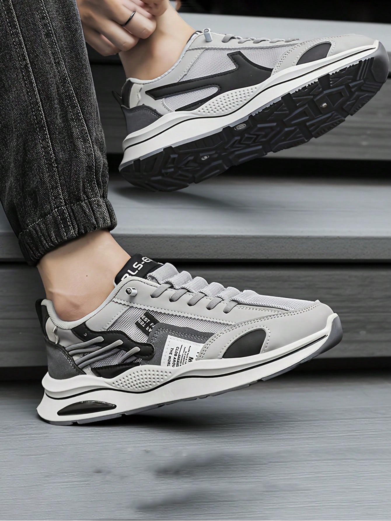 أحذية رياضية للرجال مصممة بعلامة تجارية، مقاومة لل...