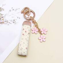 1 pieza Pulsera pintada de moda con elegante colgante, 1 pieza Llavero, Adecuado para colgar en la puerta del coche, bolso, llaves, Hecho de material de aleación, ¡Se ve genial en cualquier cosa, práctico y elegante!