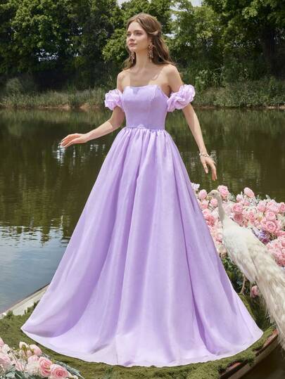 Faeriesty 奢华优雅的女士正式晚礼服：迷人的露肩领口，搭配精致的荷叶边装饰，紧身腰线，夸张的A字裙摆，以及可调节的后系带，打造极致贴合的定制效果。非常适合舞厅舞会、红毯首映式、奢华婚宴、高端晚宴和专属慈善晚会。