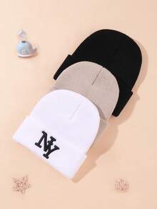 Fashionable Knitted Cap Babies, Girls And Boys, New York Letter Embroidery Autumn And Winter, Warm And Comfortable. The Cute New York Lettering Embroidery Design Is The Perfect Choice For Keeping Babies Warm, Outdoor Games And Party Gifts