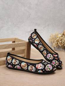 New Plus Size Women Comfortable Simple Round Toe Flat Casual Slip-On Shoes, Fashion Outdoor Wear For Autumn/Winter