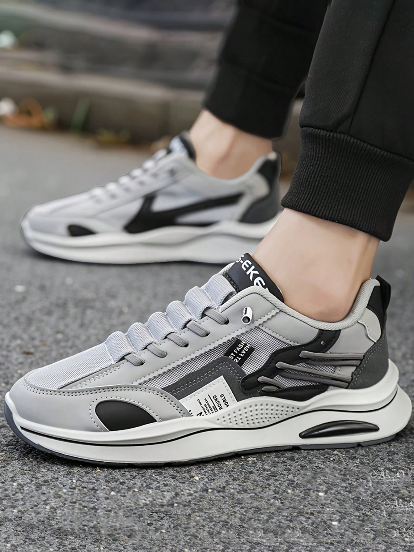 أحذية رياضية للرجال مصممة بعلامة تجارية، مقاومة لل...