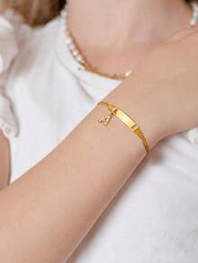 26 个首字母 A-Z 免费定制姓名个性化简约儿童弧形姓名手链锆石字母吊坠定制婴儿珠宝也可用作新生儿母亲的礼物有趣的秘密圣诞老人礼物定制饰品返校冬季礼物创意男孩女孩情人节 - 金色 - 查看 8