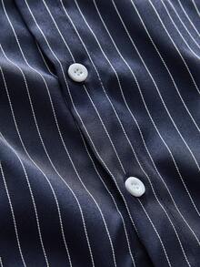 标准尺寸男士时尚休闲蓝白条纹短袖宽松刺绣花卉字体英文衬衫，学校 - 藍色 - 查看 6