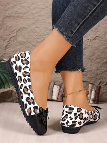 1 par de zapatos planos de moda para mujer, zapatos planos elegantes con lazo en unicolor y patchwork de bloques de color, zapatos planos casuales de punta redonda en color negro, cómodos y transpirables, tipo ballet slip-on, adecuados para uso diario en todas las estaciones