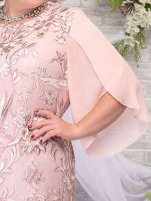 Plus Size Round Neck Embroidered Short Sleeve Casual Wedding Dress, Designed For European And American Women.