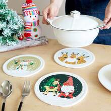 3pcs/Set Round Christmas Print Heat Insulation Pad Series, Cotton Rope Woven With Ribbon Packaging, Thick, Flexible, Multi-Purpose Insulation Pad For Cups, Bowls, Pots, Ideal For Christmas Gifts (Diameter: 7.09inch/18cm)