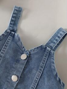 女童春秋两件套：牛仔背带裙 + 长袖衬衫，女童时尚装扮，户外日常穿着，开学季