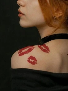 1 pieza Tatuaje temporal de labios rojos y sexys, apto para uso diario - Rojo - Ver 2