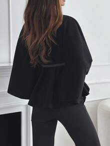 A Fashionable And Elegant Solid-Colored Short Coat (With A Three-Quarter Or Four-Quarter Sleeve, Women's Winter Style, With A Shawl-Like Appearance, Featuring A Lacing Design, Suitable For Work, Dates, Shopping, And Going Out. Applicable To Various Occasions.