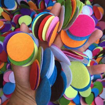 500 buc cercuri colorate din fetru, cercuri din material nețesut de 2/3/4/5 cm, pernuțe florale lucrate manual, autocolante pentru baze de flori pentru meșteșuguri DIY, baze pentru capete de flori, pernuțe din fetru, diverse culori pentru meșteșuguri DIY, proiecte de cusut și decorațiuni creative, material textil moale, ideal pentru articole lucrate manual, rechizite de cusut. Cadouri de sărbători, cadouri de ziua de naștere, evenimente de petrecere, Crăciun, Halloween, cadouri de carnaval, adaugă culoare vieții.
