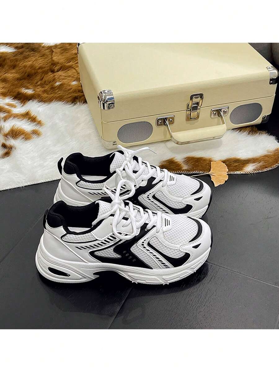 New Women's Casual Sneakers, Chunky Sneakers, Couple Shoes, Suitable For All Seasons - Black and White - View 1