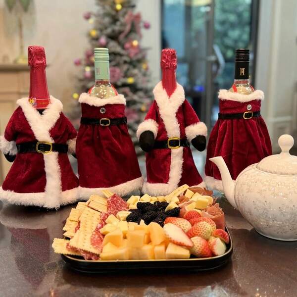 1 Paquete de Falda para Cubrir Botellas de Vino Navideñas - Decoración Festiva de Invierno para Mesa, Hogar y Fiesta | Diseño de Copos de Nieve | Se Ajusta a Botellas Estándar | Decoración Reutilizable de Navidad (Regalo, Decoración de Cena)