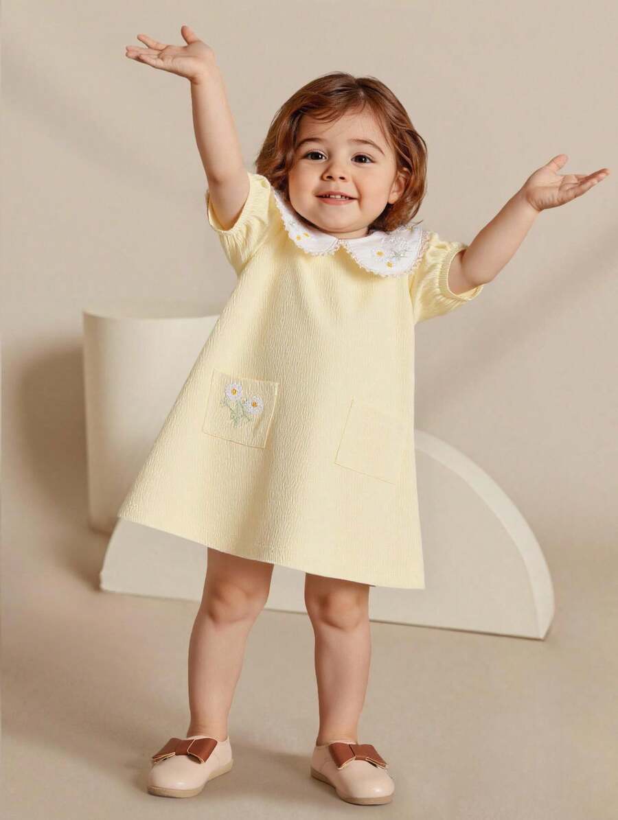 SHEIN 女宝宝田园风可爱淑女彼得潘领向日葵刺绣口袋短袖连衣裙，春夏 - 黃色 - 查看 1
